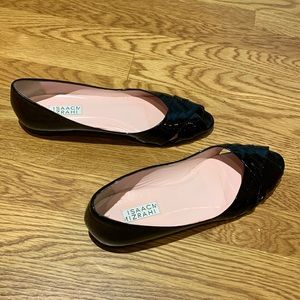 Patent leather, Isaac Mizrahi elegant flats. In good condition, size 8.5.